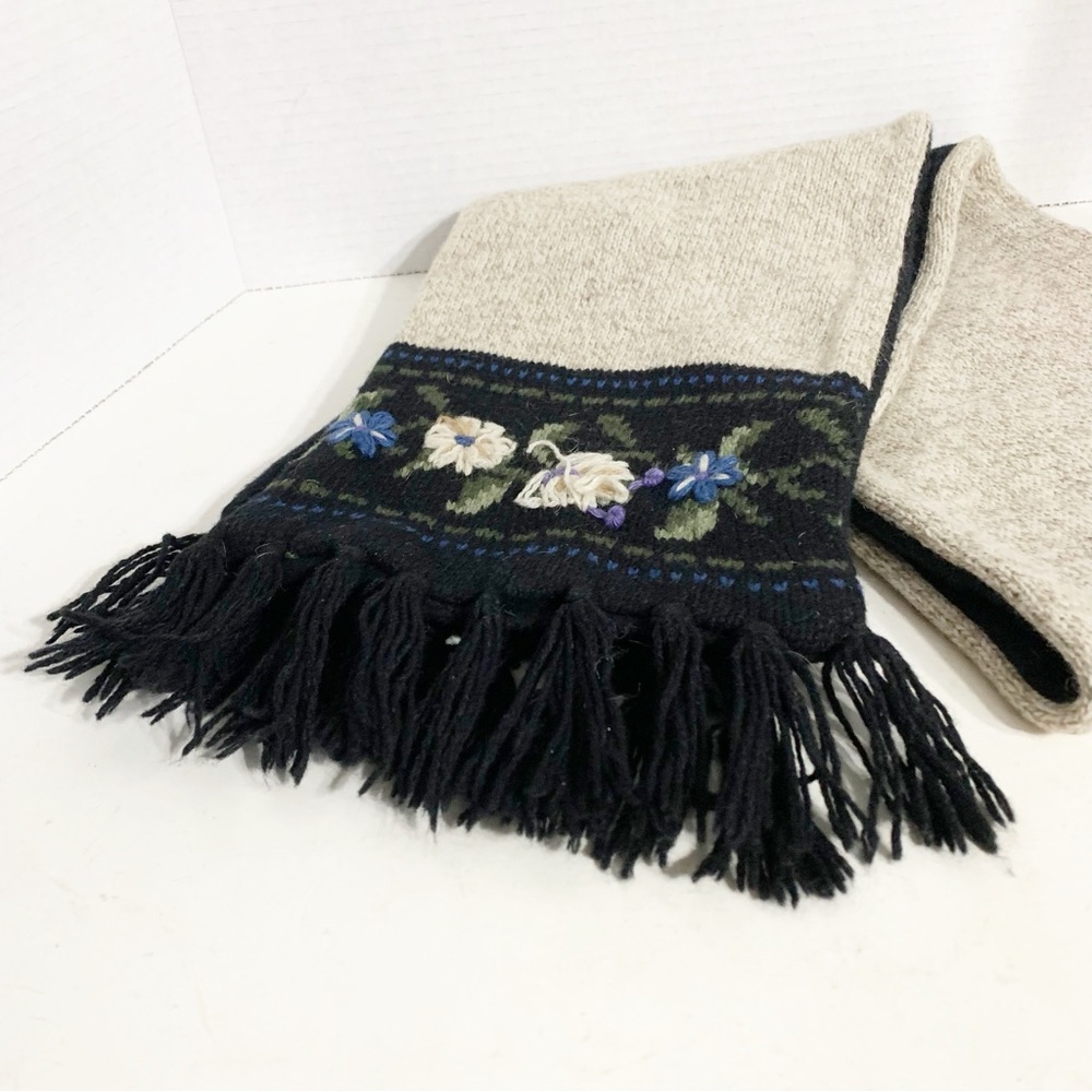 Unbranded Ragg Wool Cold Weather Scarf Embroidered Floral Design Fringed ⚪️⚫️🔵